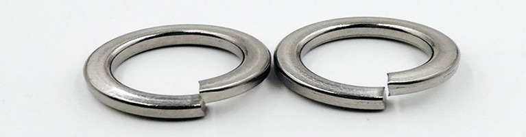 到底應該用平墊圈還是彈簧墊圈啊，小伙整蒙了。